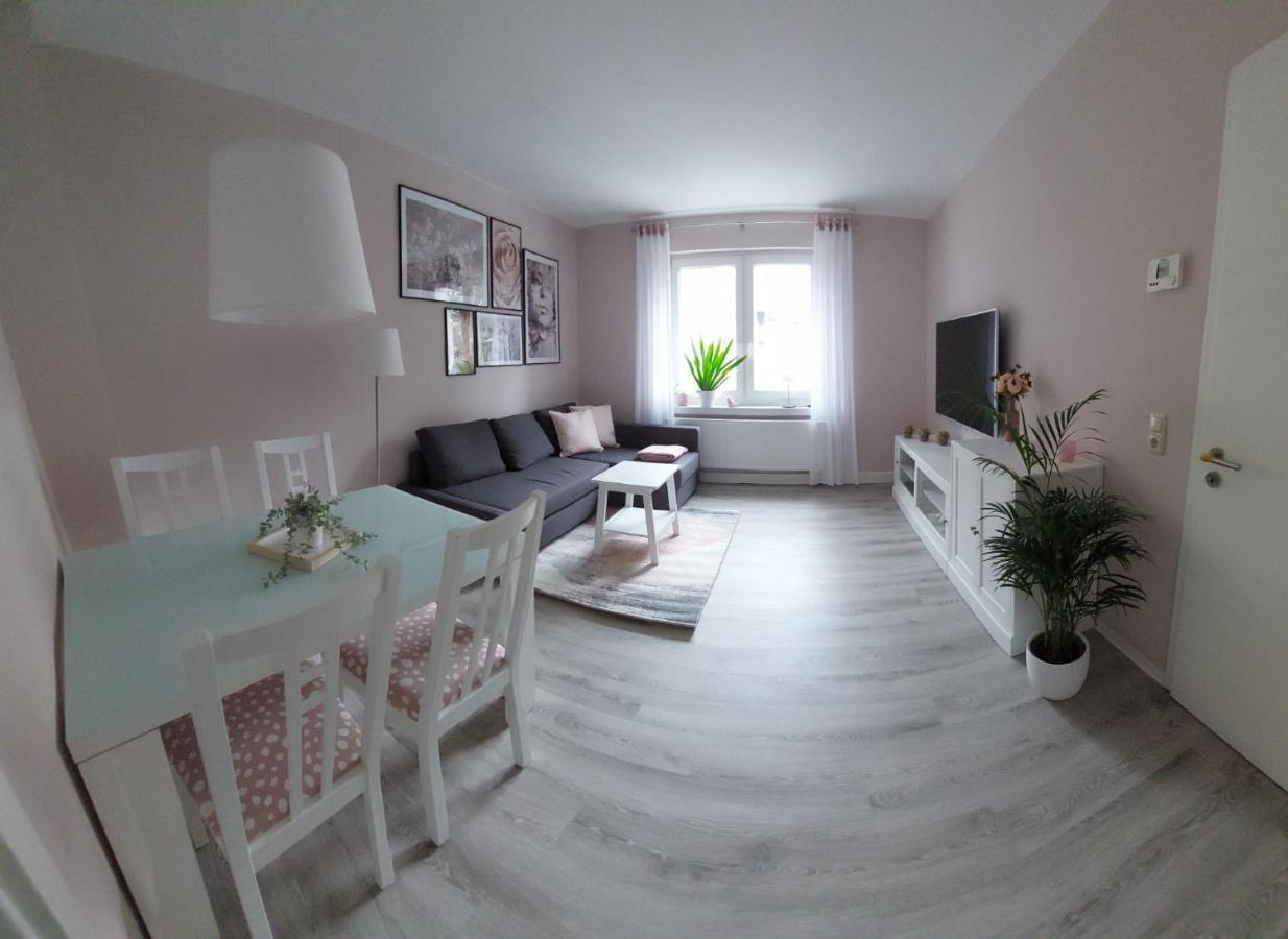 Helles Modern Eingerichtetes Apartment Halle  Luaran gambar